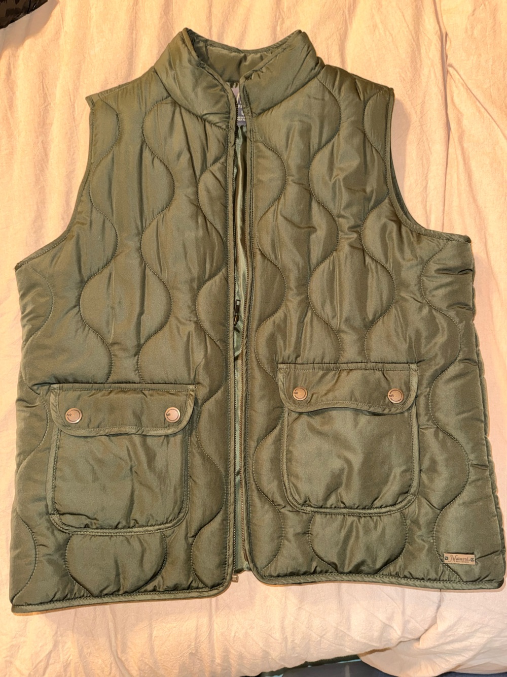 Natural Reflections Quilted Vest in Green Large Like New